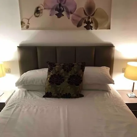 Plaza Concordia Pad - Luxury 2 Bed Pueblo Apartment *